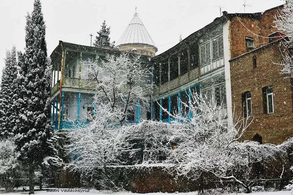 Snow in tbilisi